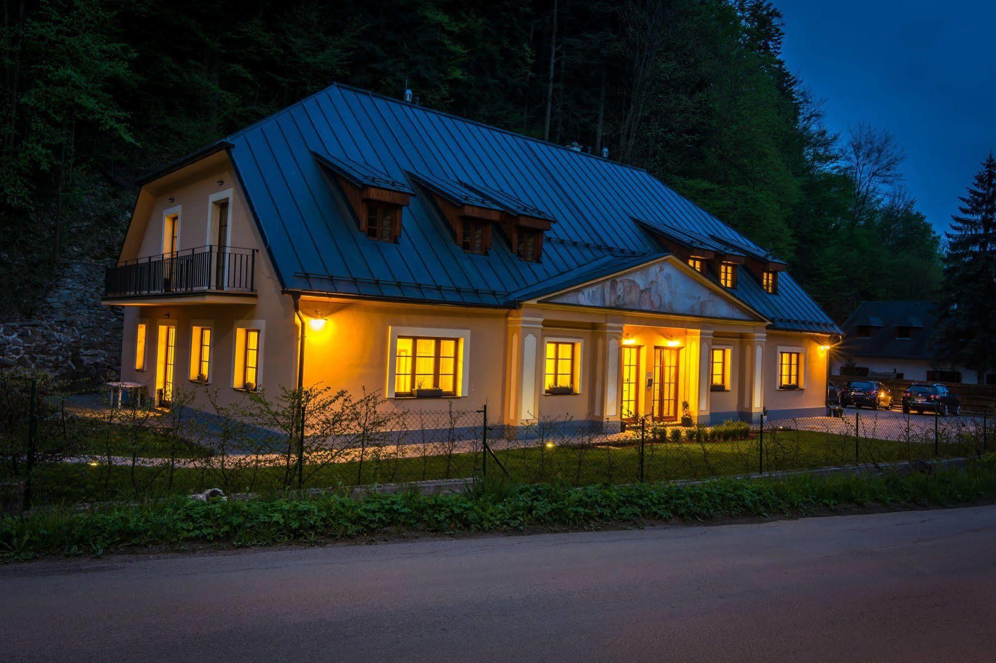 Apartmány Weissov Dom Banska Stiavnica Exterior foto